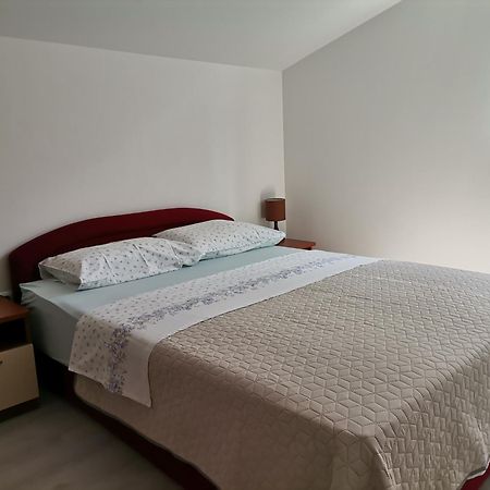 Magnavisum Apartman Kaštelir Kültér fotó